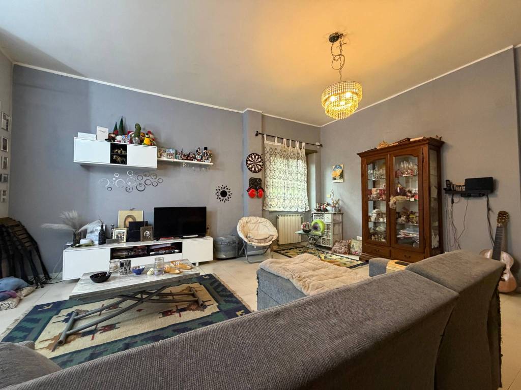 appartamento in vendita a Pomezia in zona Torvaianica