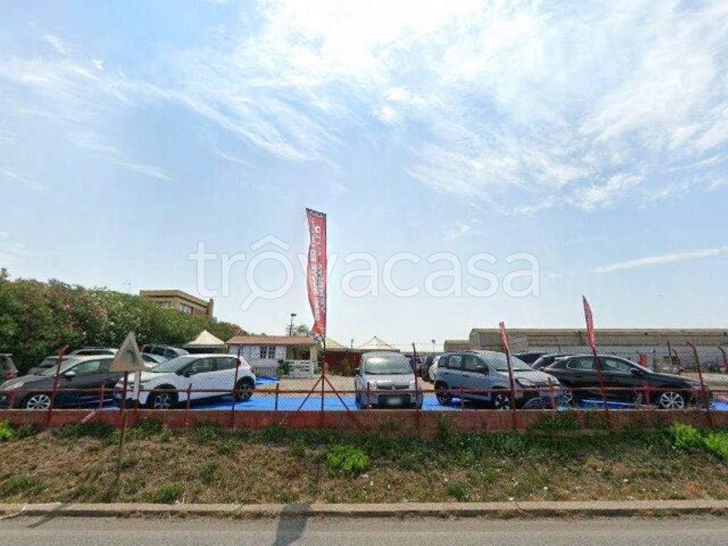 locale commerciale in vendita a Pomezia