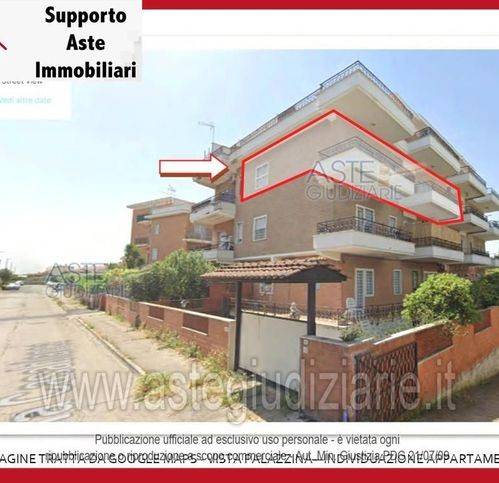 appartamento in vendita a Pomezia in zona Torvaianica