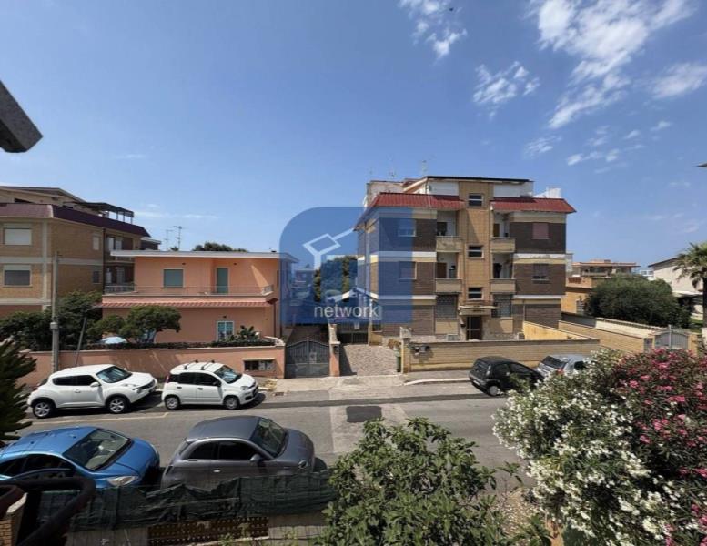 appartamento in vendita a Pomezia in zona Torvaianica