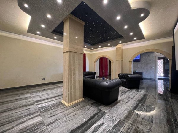 appartamento in vendita a Pomezia in zona Campo Selva