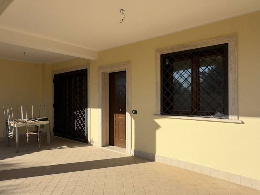 casa indipendente in vendita a Pomezia in zona Campo Jemini