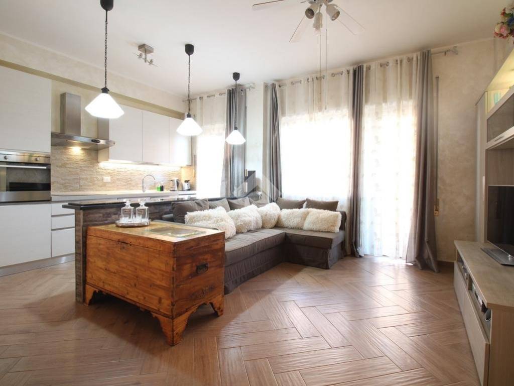 appartamento in vendita a Pomezia in zona Torvaianica