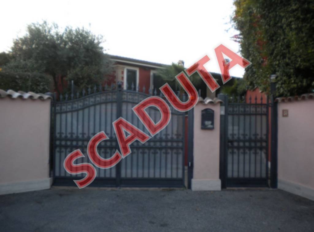 casa indipendente in vendita a Pomezia