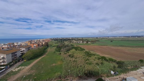 appartamento in vendita a Pomezia in zona Torvaianica