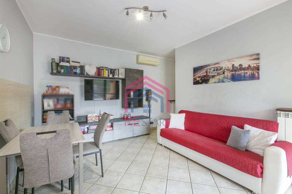 appartamento in vendita a Pomezia in zona Santa Palomba