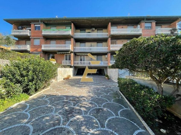 appartamento in vendita a Pomezia in zona Torvaianica