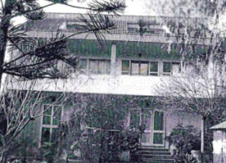 casa indipendente in vendita a Pomezia in zona Campo Ascolano