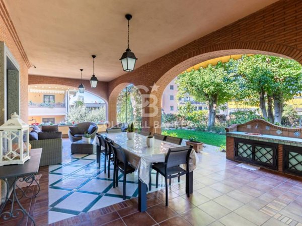 casa indipendente in vendita a Pomezia