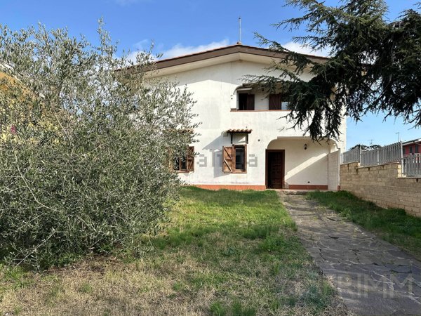 casa indipendente in vendita a Pomezia