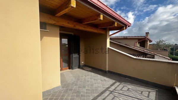 casa indipendente in vendita a Pomezia in zona Campo Jemini