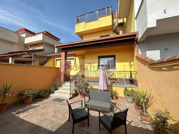 casa indipendente in vendita a Pomezia