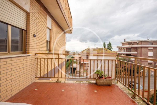 appartamento in vendita a Pomezia in zona Torvaianica