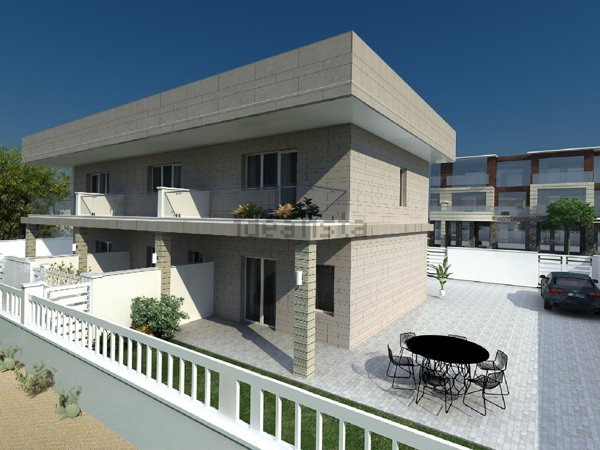 appartamento in vendita a Pomezia in zona Torvaianica