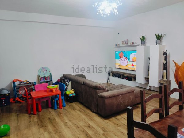 appartamento in vendita a Pomezia in zona Castagnetta