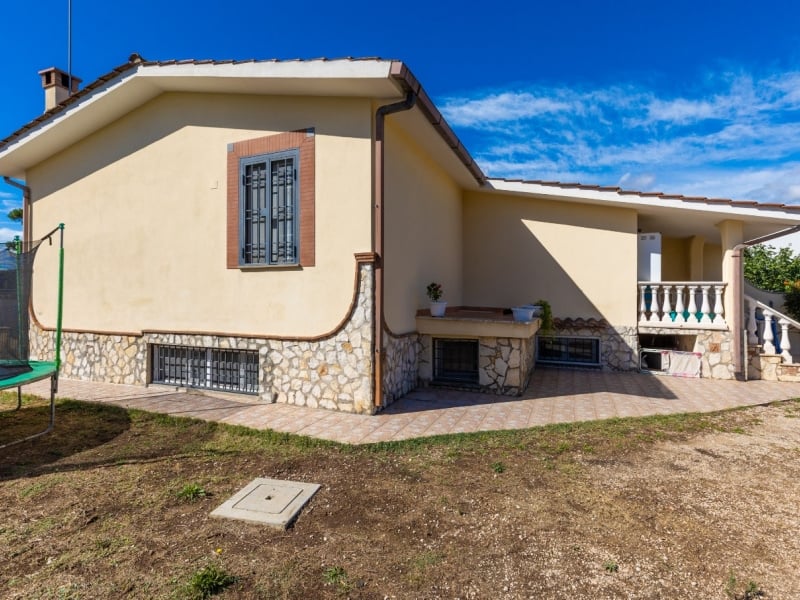 casa indipendente in vendita a Pomezia in zona Campo Jemini