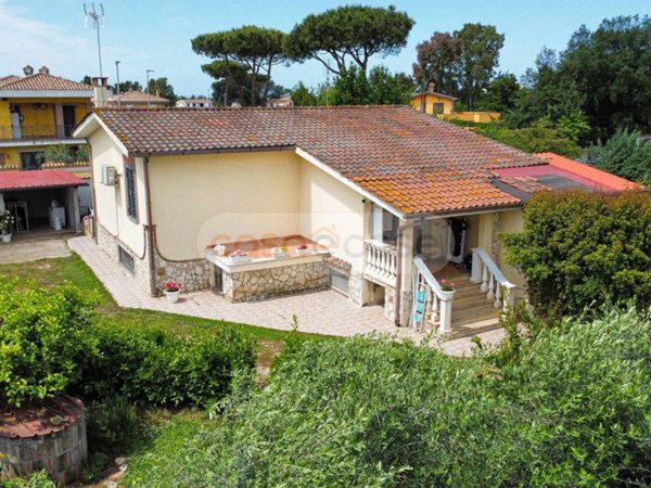 casa indipendente in vendita a Pomezia in zona Campo Jemini