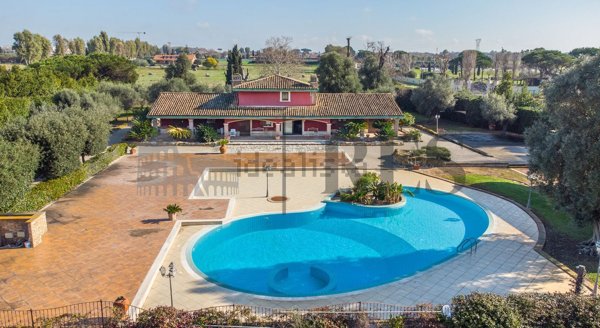 casa indipendente in vendita a Pomezia in zona Campo Selva