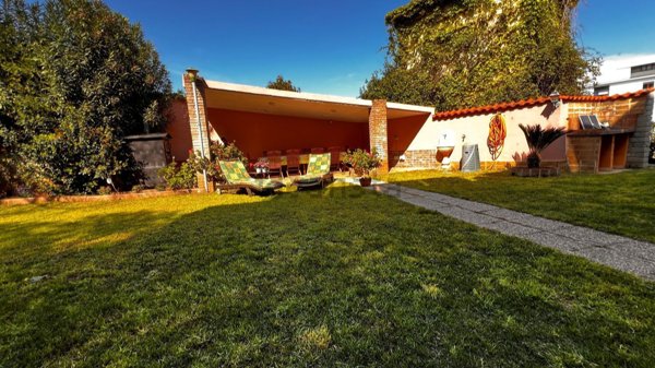 casa indipendente in vendita a Pomezia