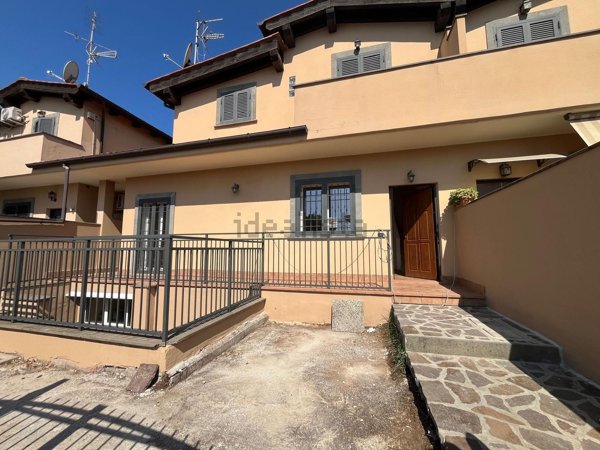 esavano in vendita a Pomezia in zona Campo Jemini