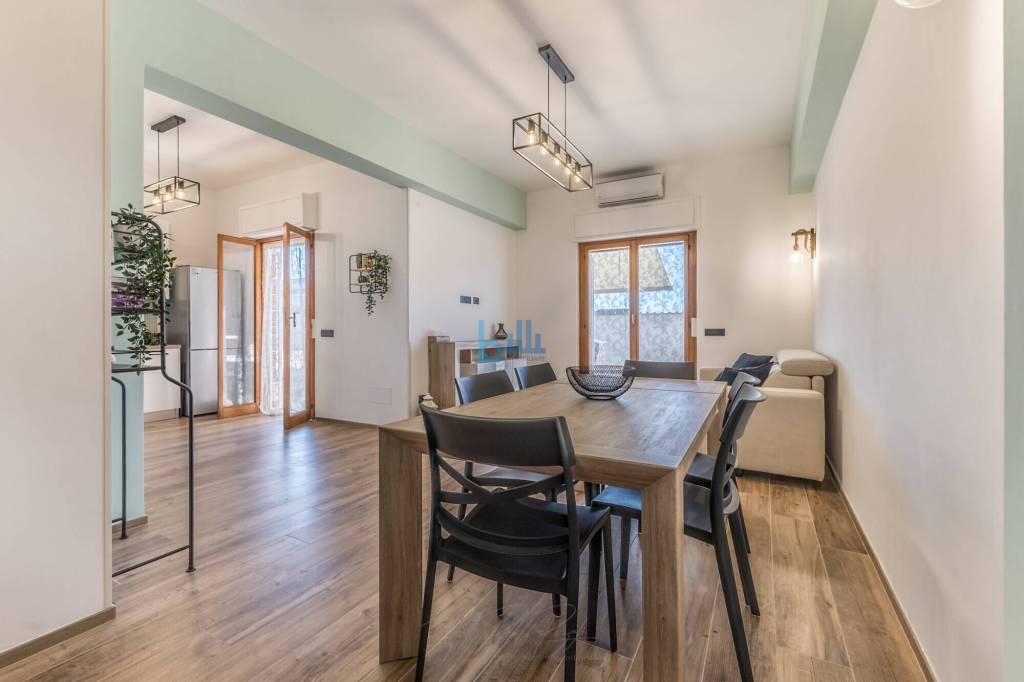 appartamento in vendita a Pomezia in zona Torvaianica