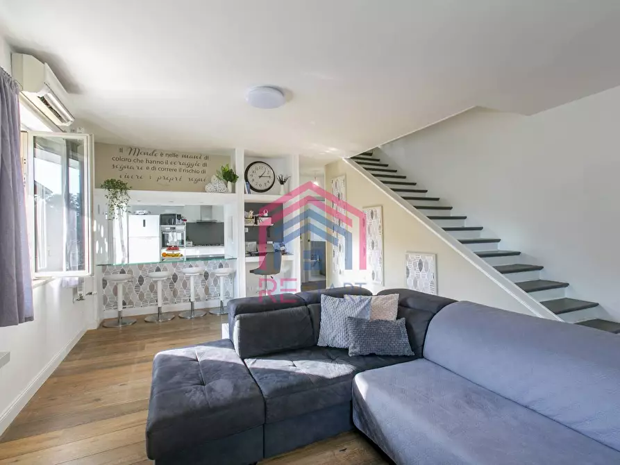 casa indipendente in vendita a Pomezia in zona Torvaianica