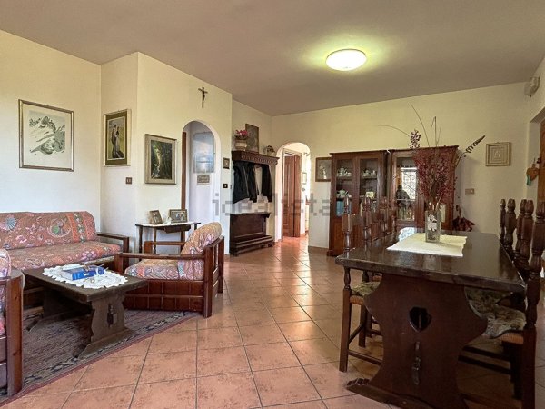 casa indipendente in vendita a Pomezia