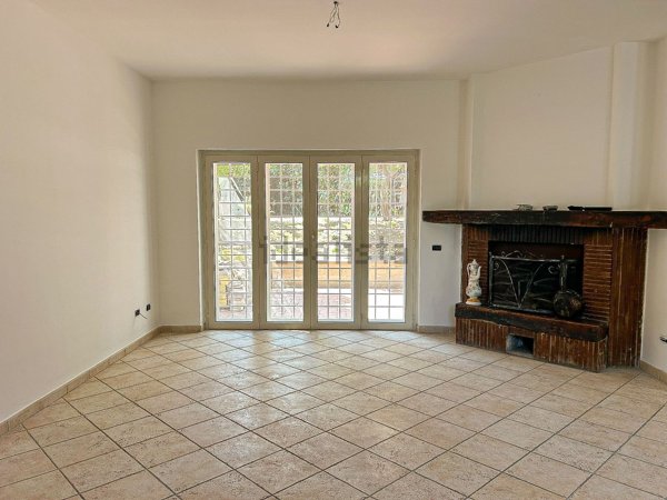 casa indipendente in vendita a Pomezia