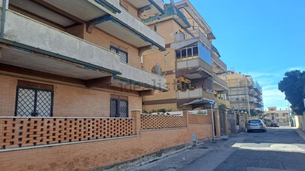 appartamento in vendita a Pomezia in zona Torvaianica