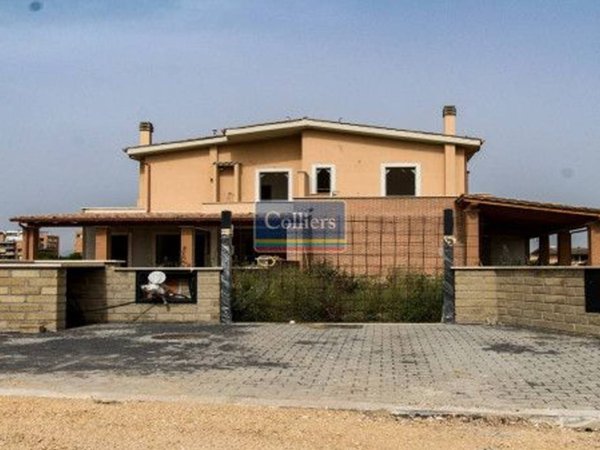 casa indipendente in vendita a Pomezia