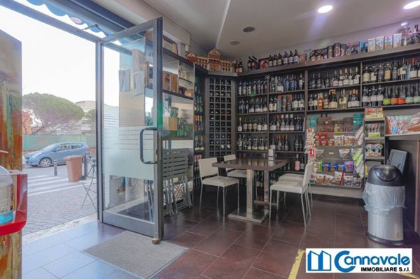 negozio in vendita a Pomezia