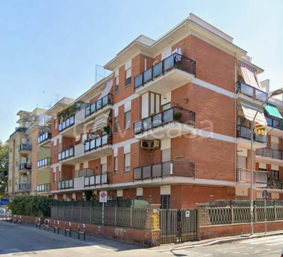 appartamento in vendita a Pomezia in zona Torvaianica