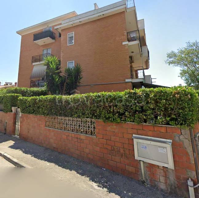 appartamento in vendita a Pomezia in zona Torvaianica