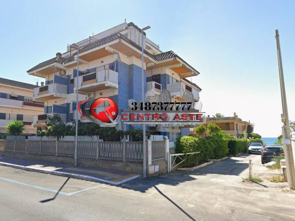 appartamento in vendita a Pomezia in zona Torvaianica