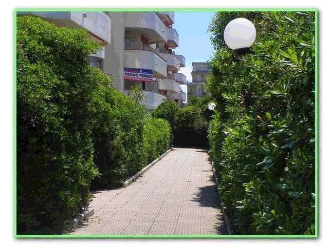 appartamento in vendita a Pomezia in zona Torvaianica