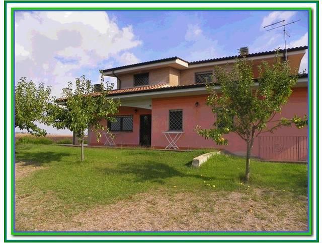 casa indipendente in vendita a Pomezia