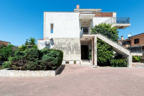 casa indipendente in vendita a Pomezia in zona Campo Ascolano