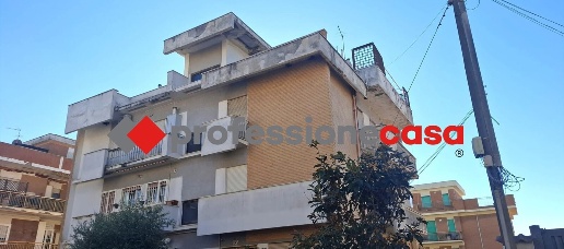 appartamento in vendita a Pomezia in zona Torvaianica