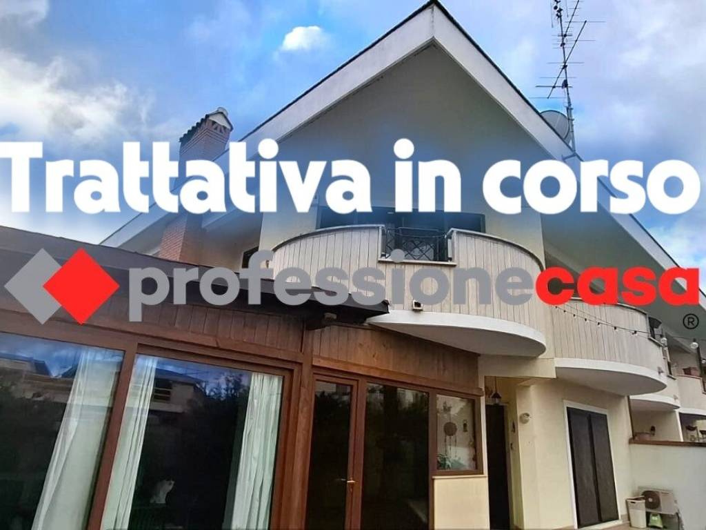 casa indipendente in vendita a Pomezia in zona Campo Selva