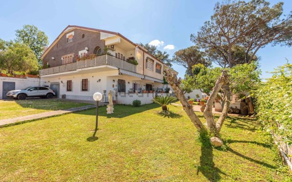 appartamento in vendita a Pomezia