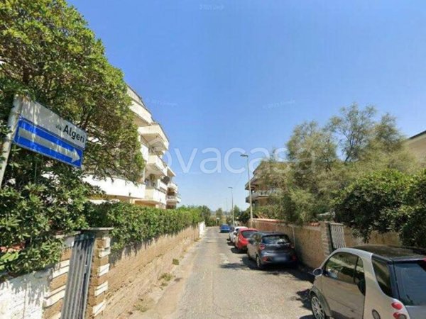 appartamento in vendita a Pomezia in zona Torvaianica