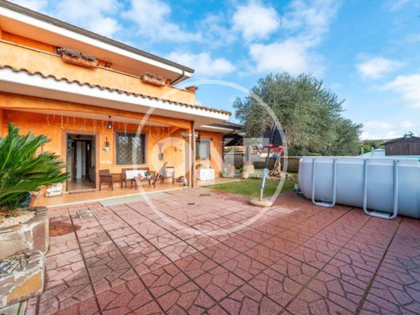 casa indipendente in vendita a Pomezia in zona Viceré