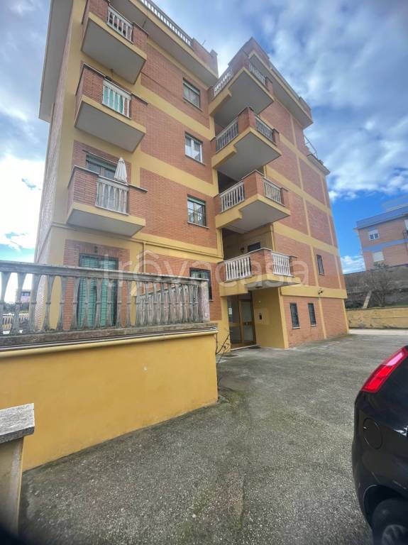 appartamento in vendita a Pomezia in zona Torvaianica