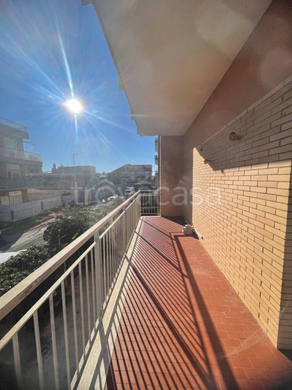 appartamento in vendita a Pomezia in zona Torvaianica