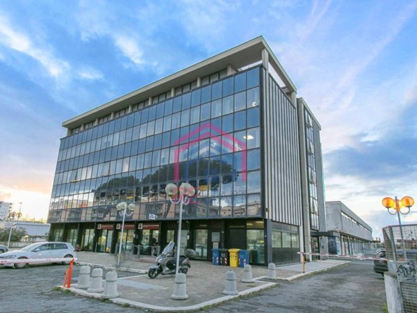 ufficio in vendita a Pomezia in zona Pratica di Mare