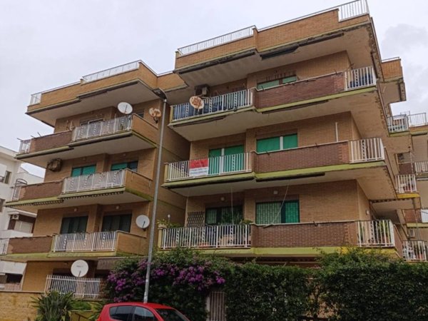 appartamento in vendita a Pomezia in zona Torvaianica