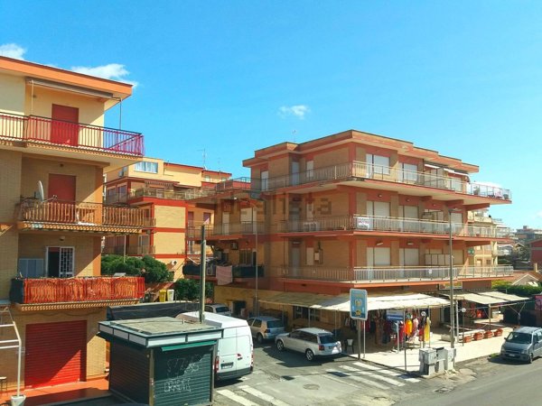 appartamento in vendita a Pomezia in zona Torvaianica