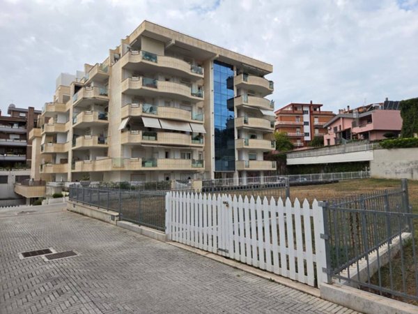 appartamento in vendita a Pomezia