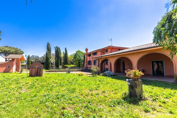 casa indipendente in vendita a Pomezia