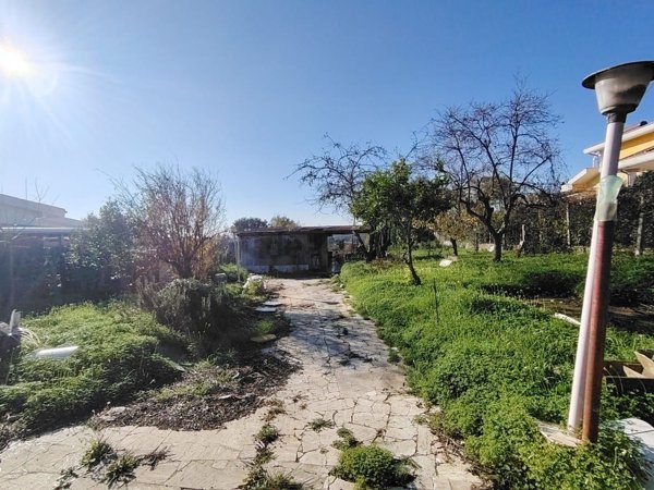 appartamento in vendita a Pomezia in zona Campo Jemini